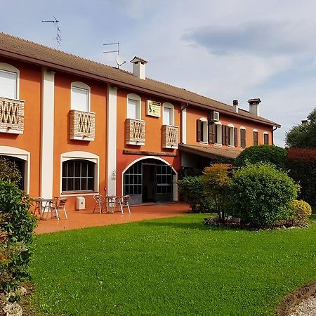 Casa Del Sole Bed and Breakfast Latisana Eksteriør billede
